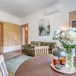 דירה Domillion New Provence 3bdr 2bath W Parking P365