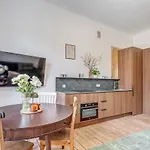 דירה Domillion New Provence 3bdr 2bath W Parking P365 *