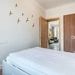 Domillion New Provence 3bdr 2bath W Parking P365