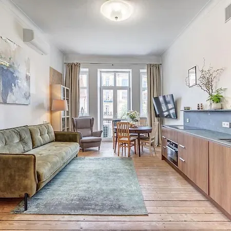 Apartment Domillion New Provence 3bdr 2bath W Parking P365